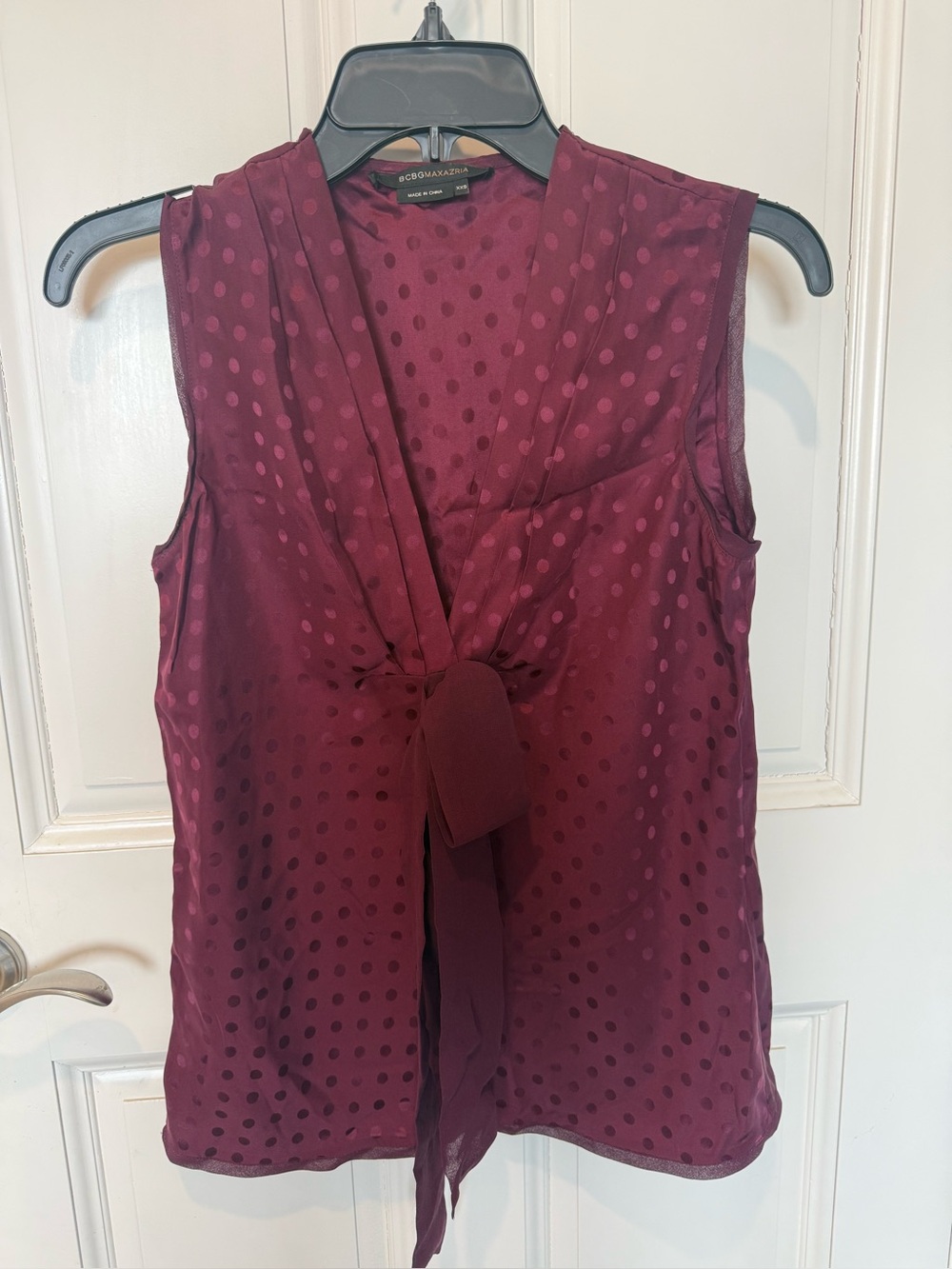 BCBGMaxAzria Burgundy Polka Dot Tie-Front Sleeveless Camisole (sz XXS)
